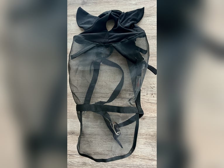 Halfter mit Fliegenschutz