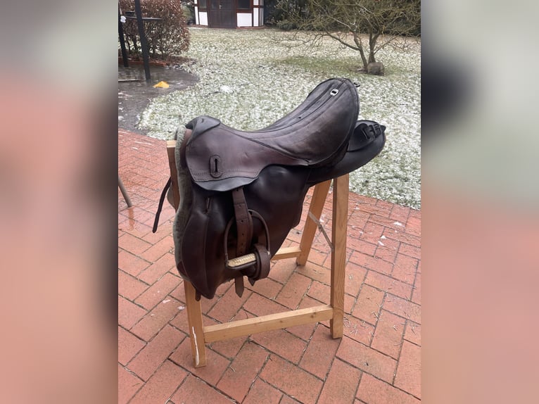 Antiker Militärsattel über 100 Jahre alt - Echtleder