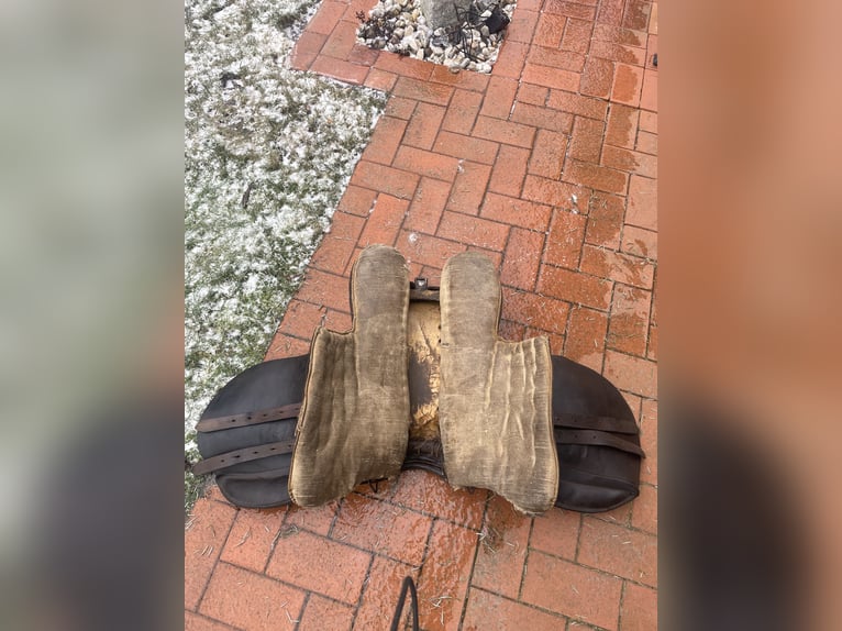 Antiker Militärsattel über 100 Jahre alt - Echtleder