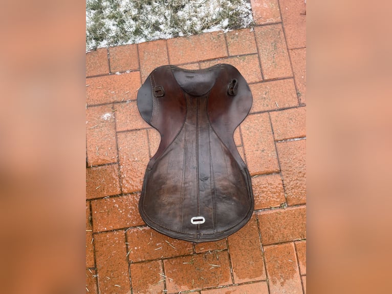 Antiker Militärsattel über 100 Jahre alt - Echtleder