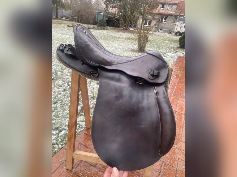 Antiker Militärsattel über 100 Jahre alt - Echtleder