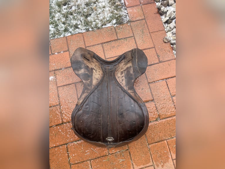 Antiker Militärsattel über 100 Jahre alt - Echtleder