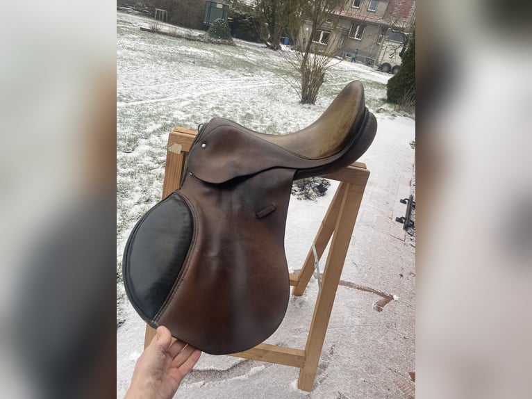 DDR LEWA Sattel VSD 17 Zoll Warmblut ca. 1985 reparaturbedürftig