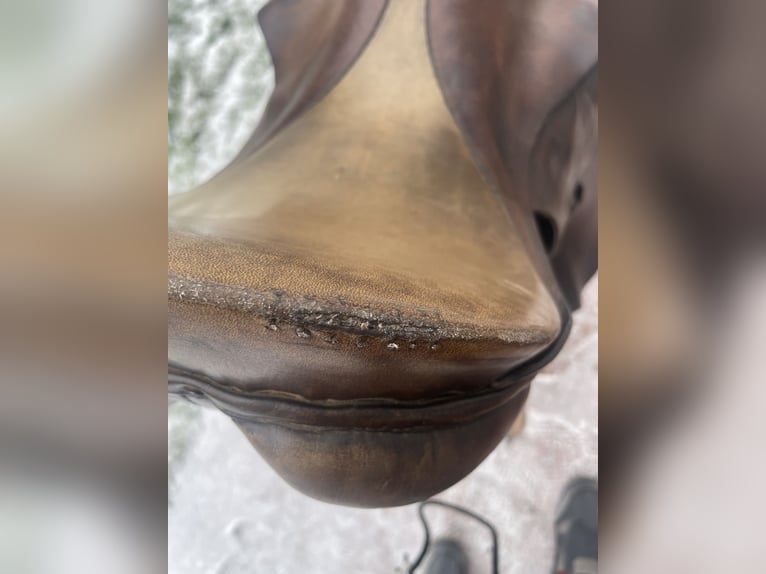 DDR LEWA Sattel VSD 17 Zoll Warmblut ca. 1985 reparaturbedürftig