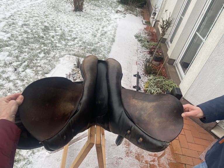 DDR LEWA Sattel VSD 17 Zoll Warmblut ca. 1985 reparaturbedürftig