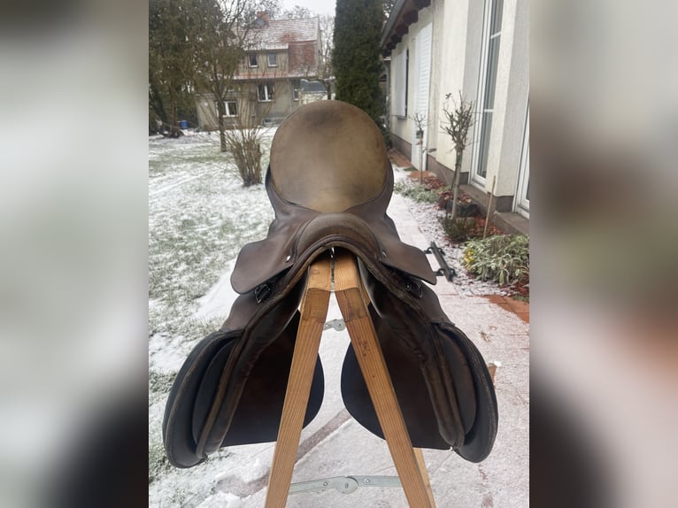 DDR LEWA Sattel VSD 17 Zoll Warmblut ca. 1985 reparaturbedürftig