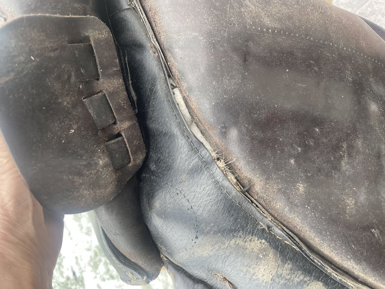 DDR LEWA Sattel VSD 17 Zoll Warmblut ca. 1985 reparaturbedürftig