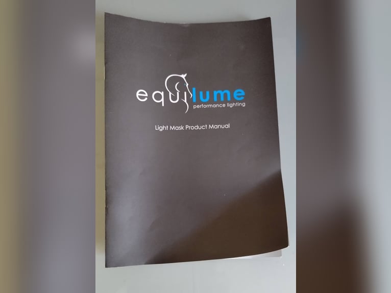 Equilume Cashel Light Mask Pferd, inkl. extra Austauschcup, NEUWERTIG