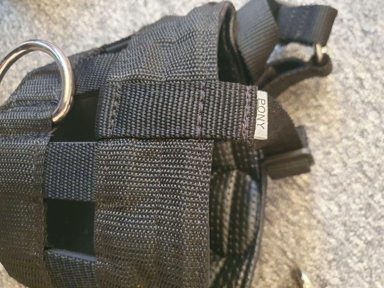 Fressbremse für Ponys 