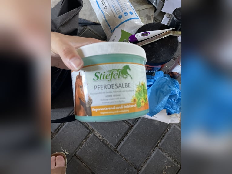 Stallapotheke (teilweise unbenutzte Produkte) Colosan dabei!