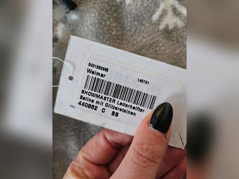 Neues Lederhalfter mit Strasssteinen 