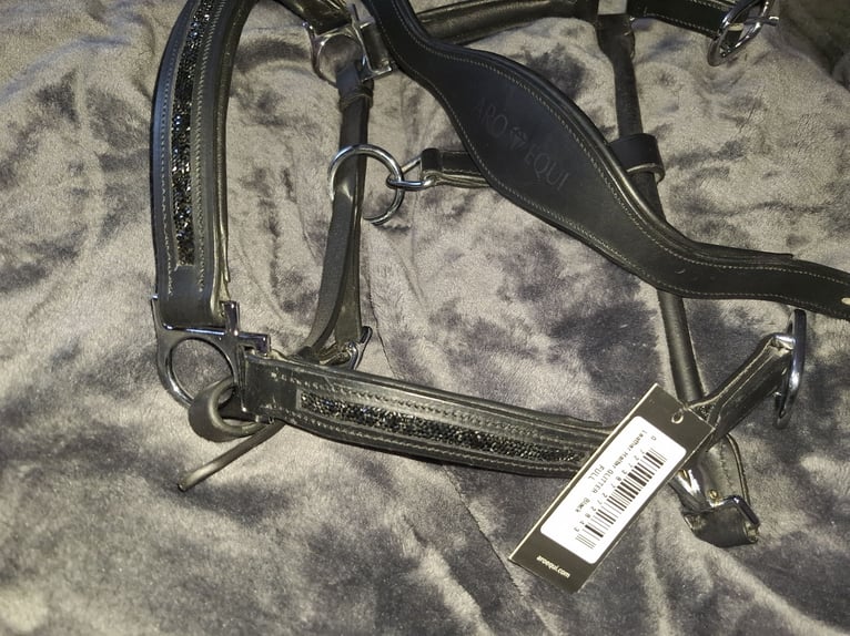 Niegelnagelneues Echtlederhalfter