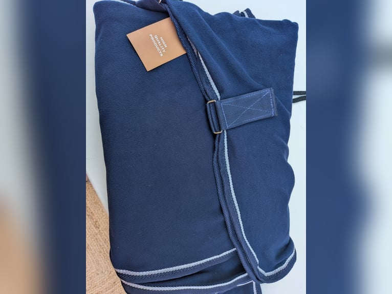 Absolute Rarität: High Quality Fleece Abschwitzdecke mit Halsteil Navy (Limitiert / Nicht im Handel