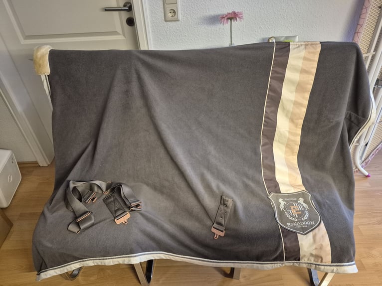 Eskadron Fleece Stripe basaltgrey L (145 cm)