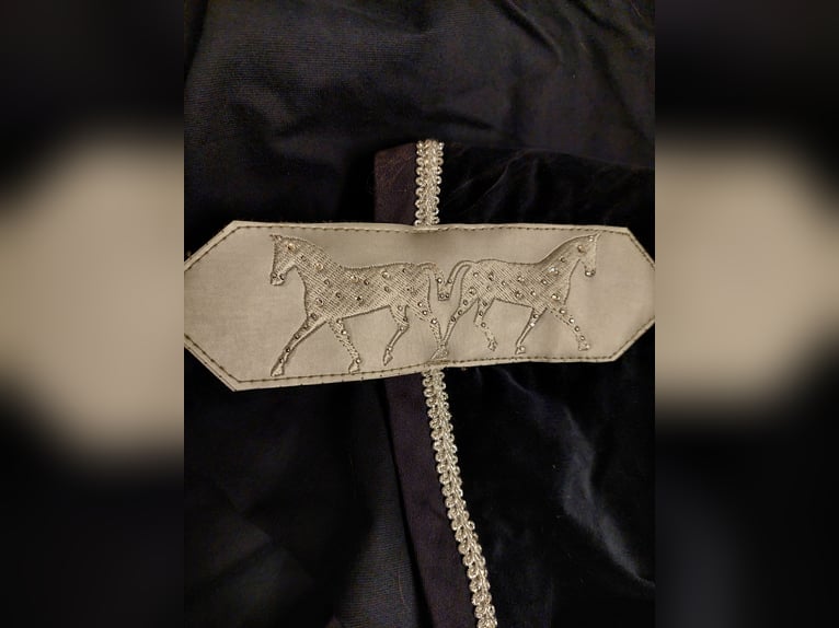 Marta Morgan Equestrian Equipment,  Abschwitzdecke, Decke aus Samt, mit Swarovski Steinen, Größe L