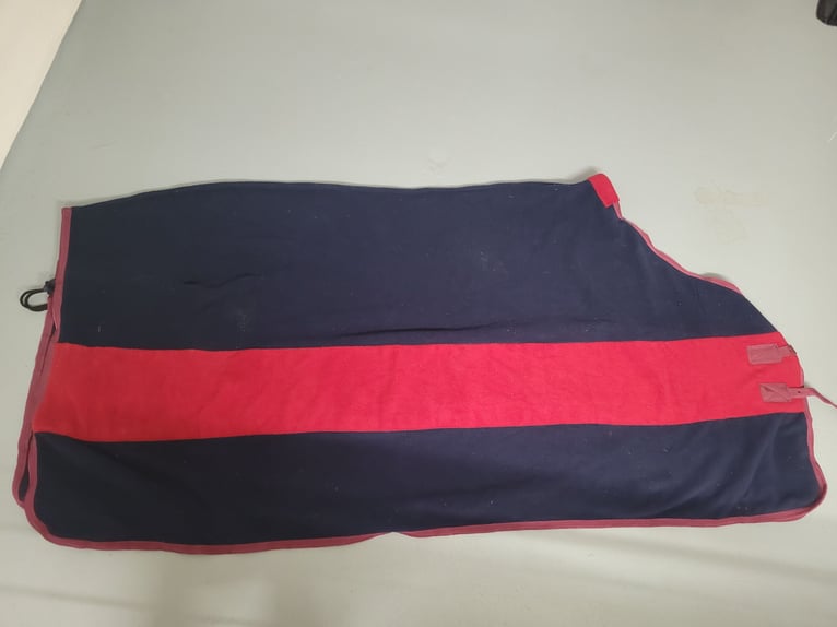 Neue Fleece-Abschwitzdecke in 135 