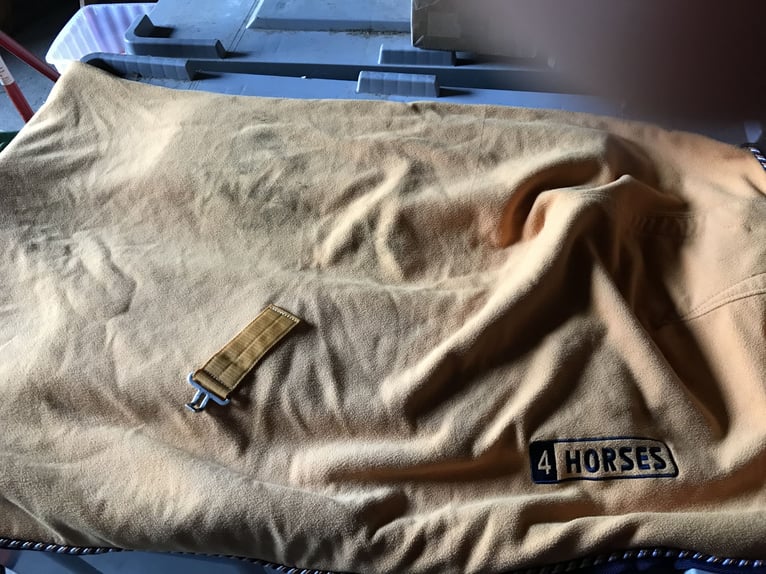 Verschiedene Abschwitzdecken 125