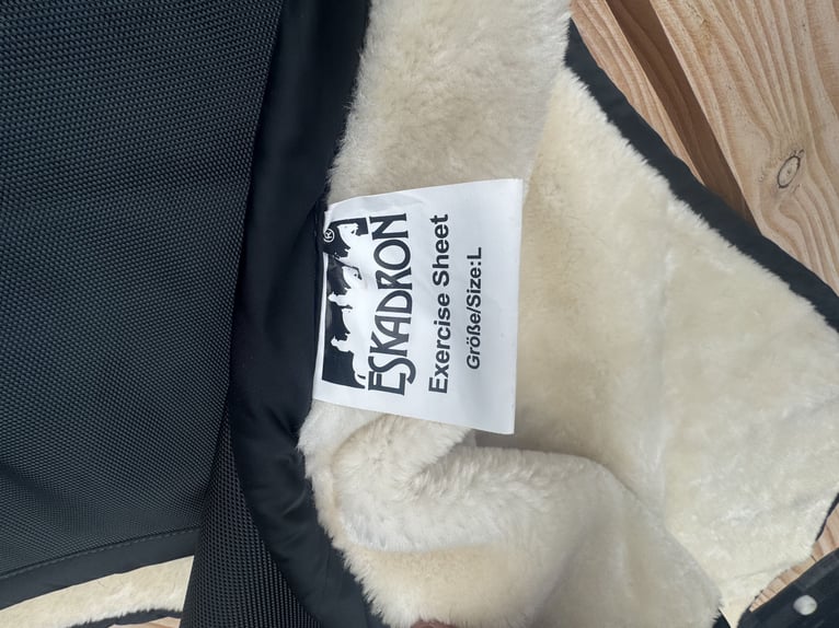 Eskadron Exercise Sheet L – Warmreitdecke mit Teddyfleece, NEU & selten
