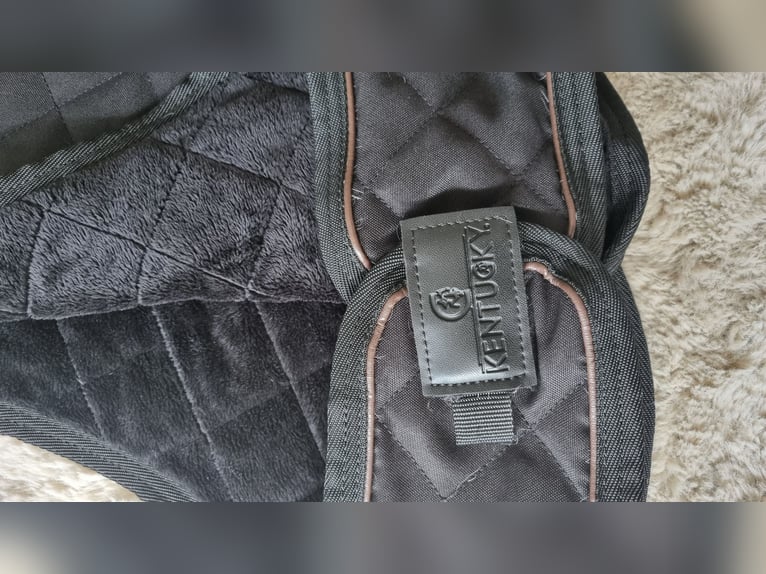 Kentucky Ausreitdecke schwarz 160g Gr. L Kaninchenfell