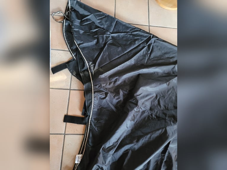 Regenausreitdecke mit Halsteil + Bügelausschnitt (2x benutzt)