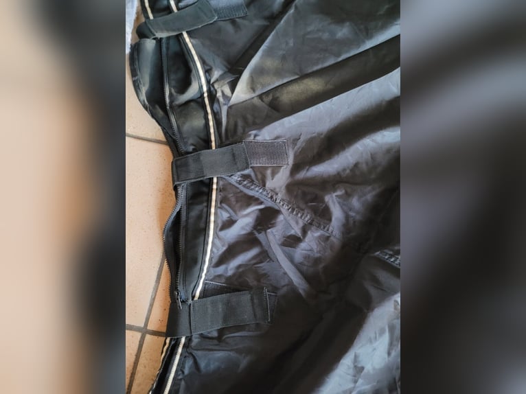Regenausreitdecke mit Halsteil + Bügelausschnitt (2x benutzt)