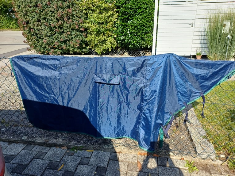 Regenausreitdecke mit Halsteil