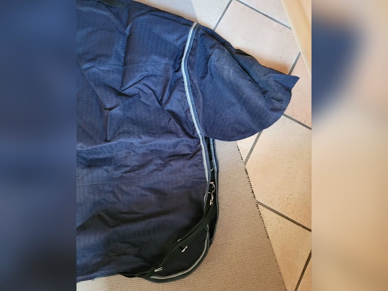 blaue Allwetterdecke - 145 cm - Allweather300 - 2 Tage auf Pferd