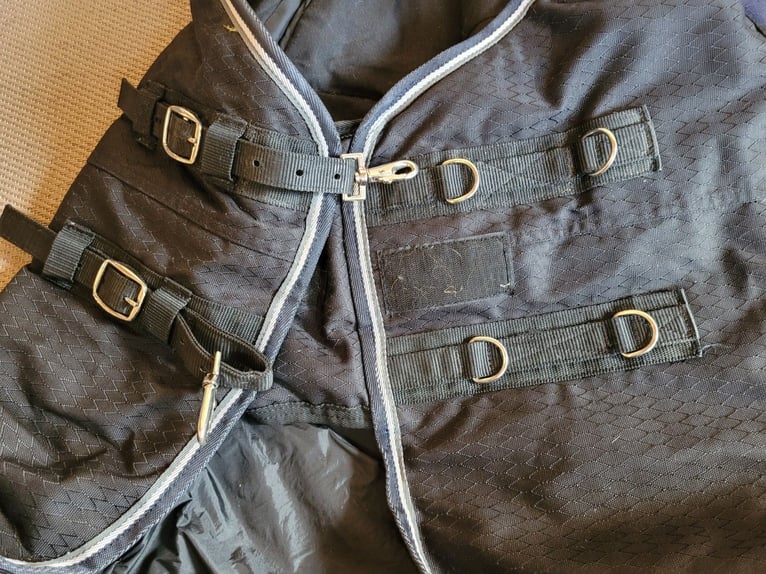 blaue Allwetterdecke - 145 cm - Allweather300 - 2 Tage auf Pferd