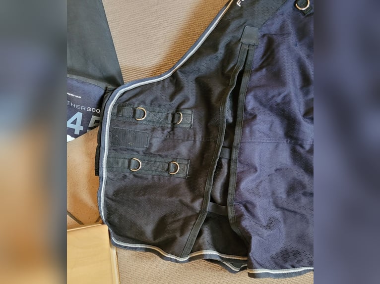 blaue Allwetterdecke - 145 cm - Allweather300 - 2 Tage auf Pferd