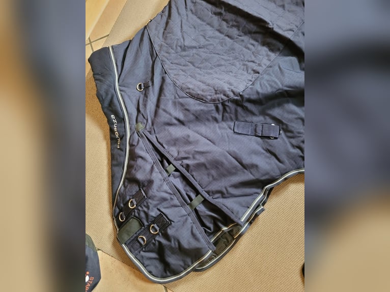 dunkelblaue Stalldecke - Größe 145 cm - Stable 400 - NEU/OVP