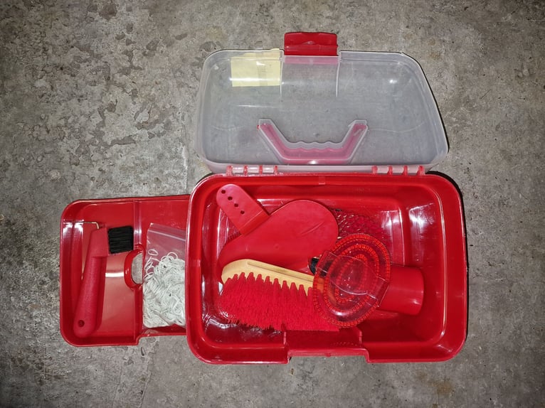 Putzboxen, Putzkasten, Putzzeug (Schlumpf)