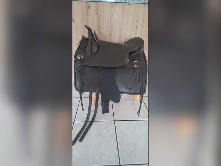 Barefoot Nevada Westernsattel braun