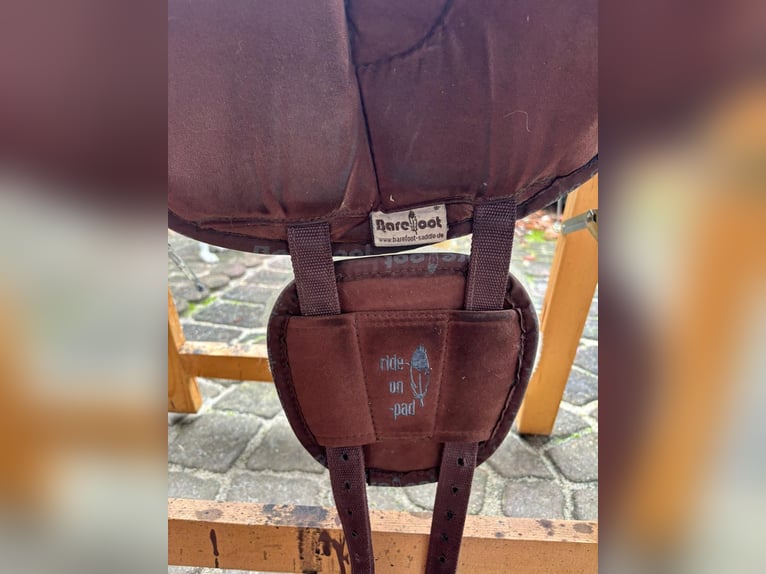 Barefoot  "Ride-on-Pad" Physio braun