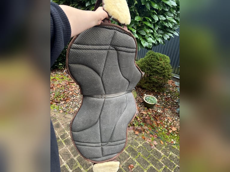 Barefoot  "Ride-on-Pad" Physio braun