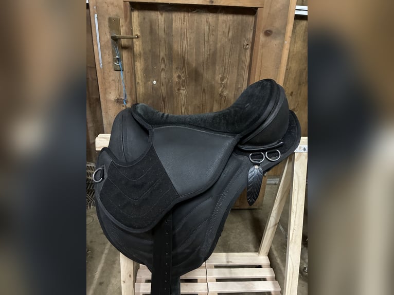 Barefoot Sattel justadjust