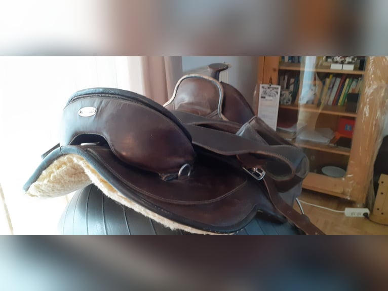 Barefoot Sattel Nr. 5088 zu verschenken