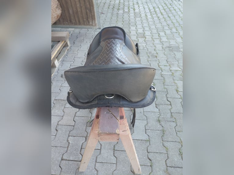 Baumloser sattel zu verkaufen