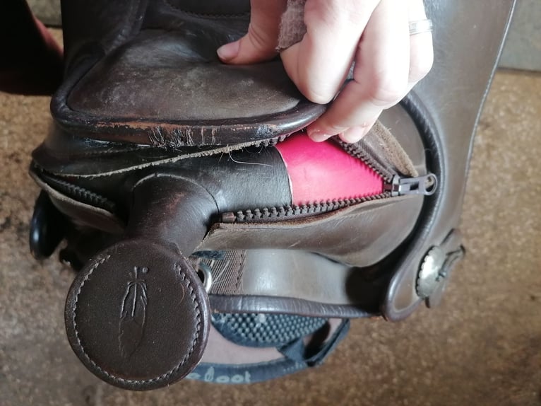 Biete meinen arizona Barefoot Sattel an