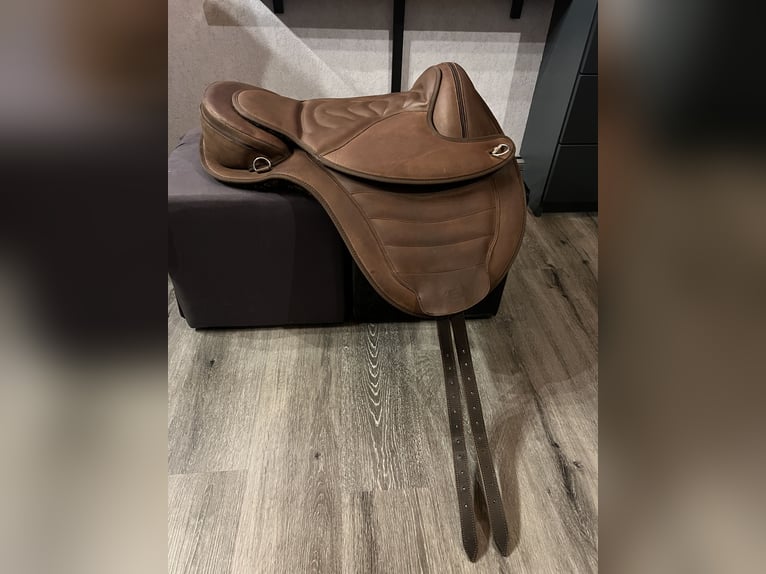 Hero Reitsport Baumloser Sattel Leder NEUWERTIG