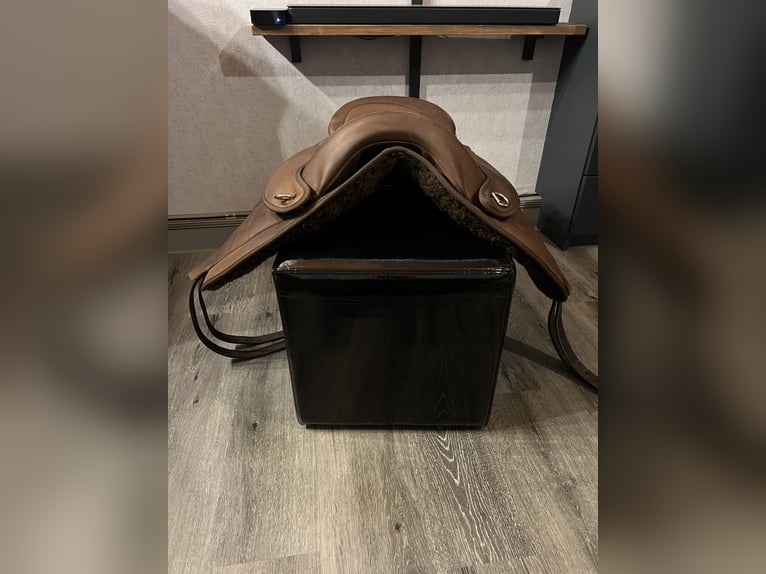 Hero Reitsport Baumloser Sattel Leder NEUWERTIG