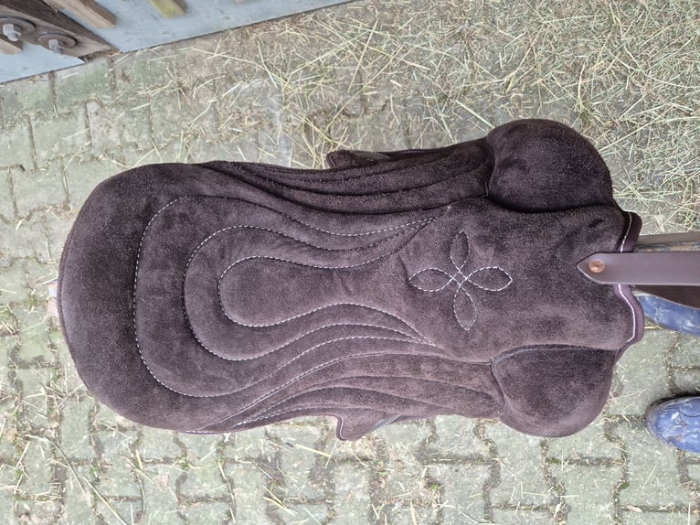 Signum Pad Dressage in Schoko, größe L zu verkaufen