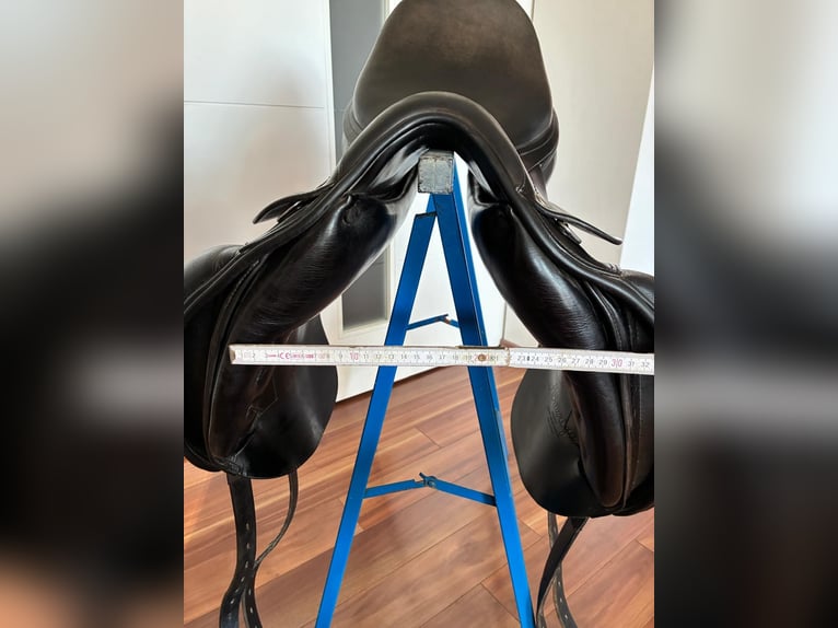 Amerigo Dressursattel 17,5 Zoll 