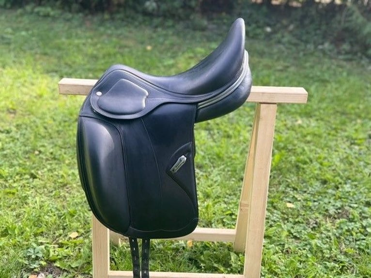 Amerigo Pasubio Dressursattel 17,5" Monoblatt schwarz