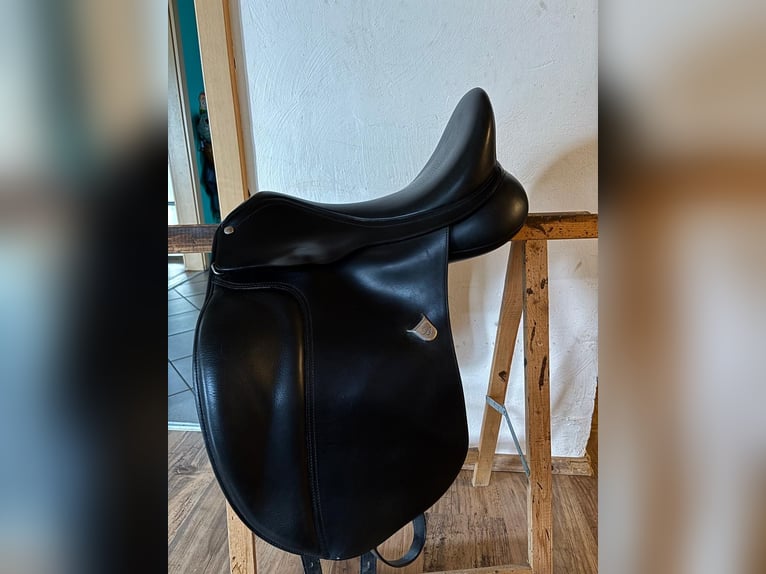 Bates Dressursattel DR 17,5“ mit HART-System – Top Zustand