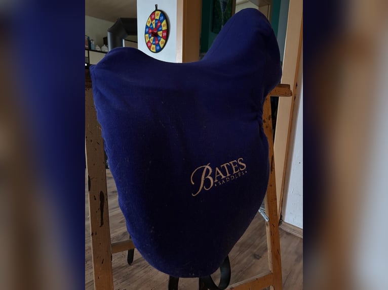 Bates Dressursattel DR 17,5“ mit HART-System – Top Zustand