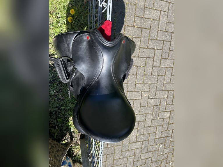 Biete Dressursattel von Albion 