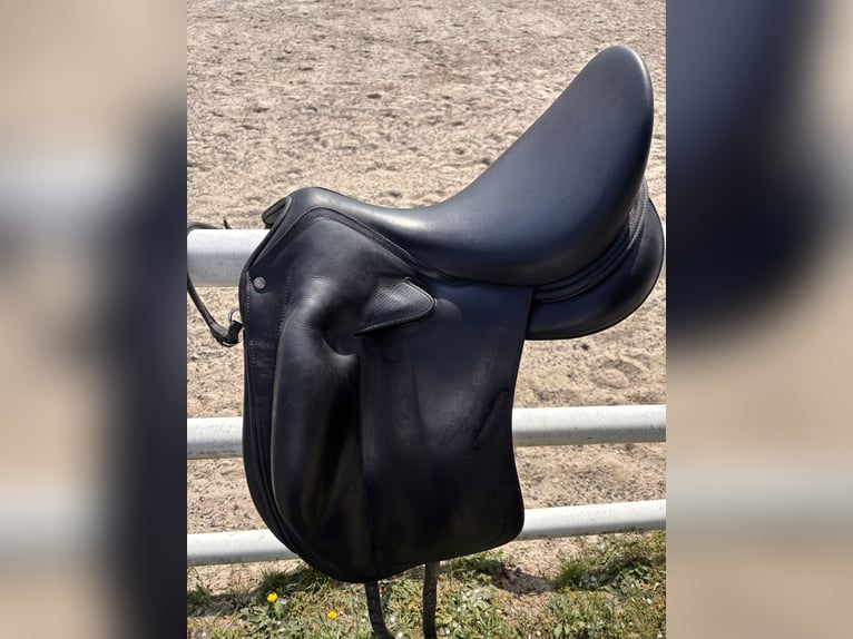 Childéric Dressursattel 17,5 Zoll