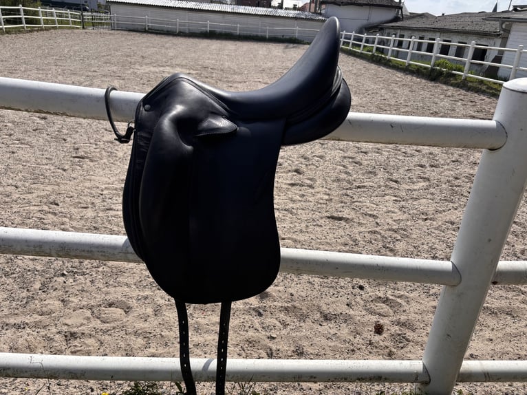 Childéric Dressursattel 17,5 Zoll