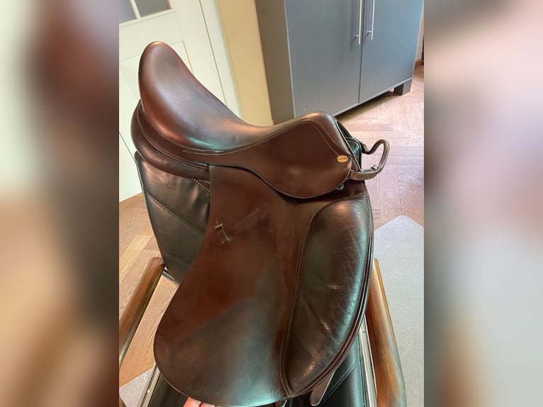 Cobra Dressursattel Braun 17 Zoll