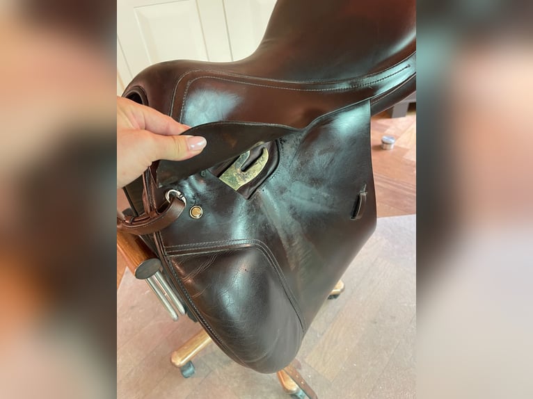 Cobra Dressursattel Braun 17 Zoll